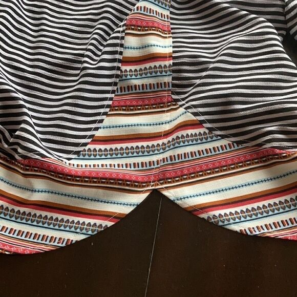 ANTHROPOLOGY THML scallop back top black striped crisp short sleeve multi Small - Picture 12 of 13